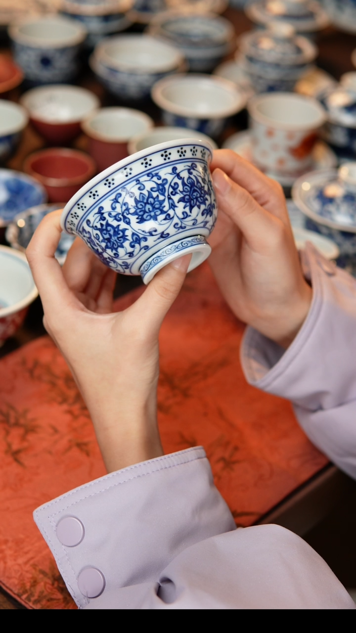其他陶瓷缠枝连大压手