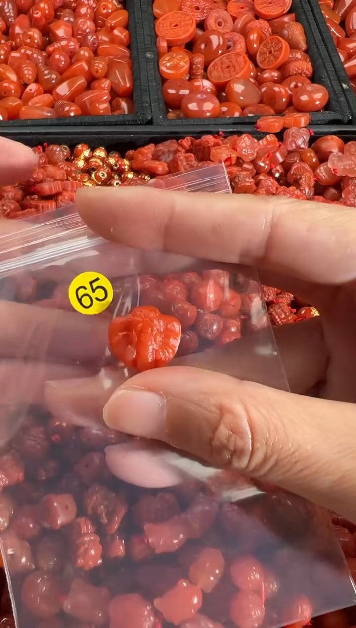 【闪购商品】南红玛瑙颈饰未镶嵌1