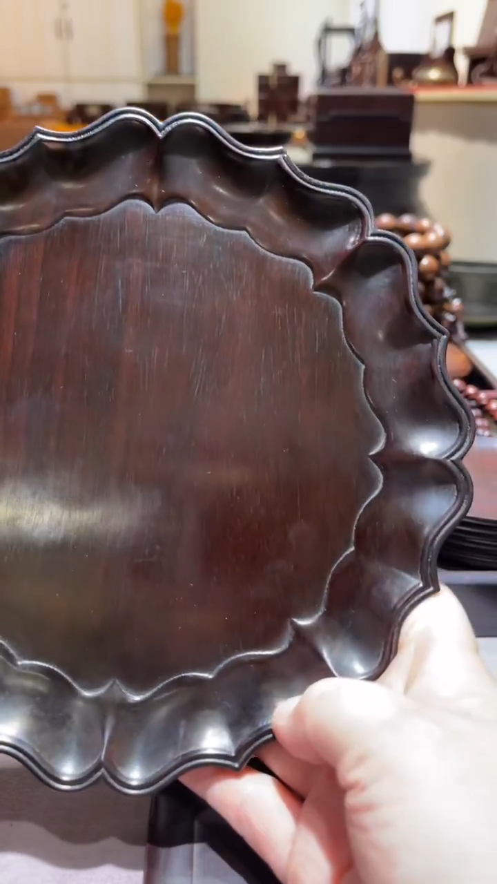 红酸枝木类精品木雕盘精工细作