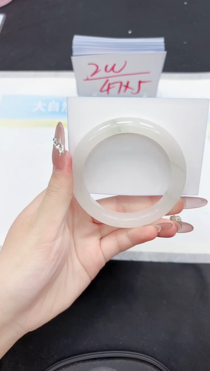 【闪购商品】石英质玉手镯未镶嵌422-58.4