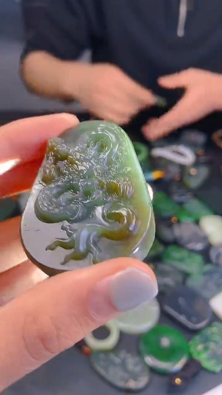 颈饰未镶嵌和田玉1