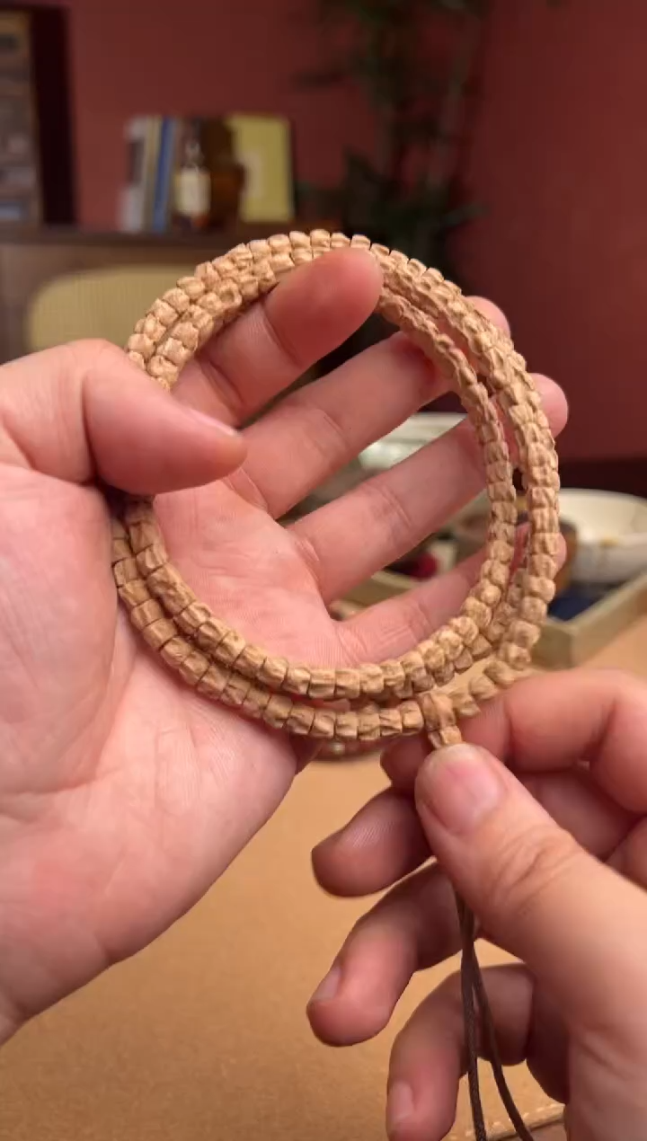 【闪购商品】柏香籽/百香籽吊坠021533