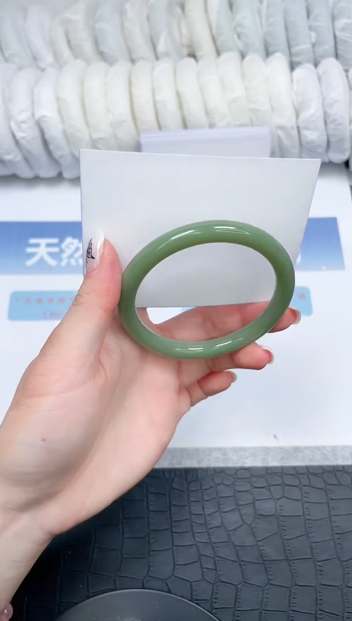 【闪购商品】石英质玉手镯未镶嵌368-58.2