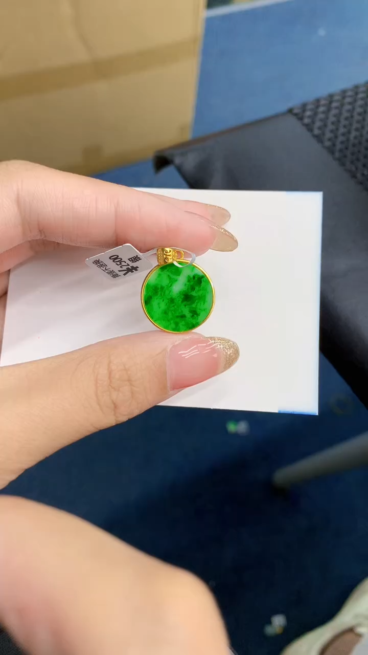 【闪购商品】翡翠银S925镶嵌颈饰            8