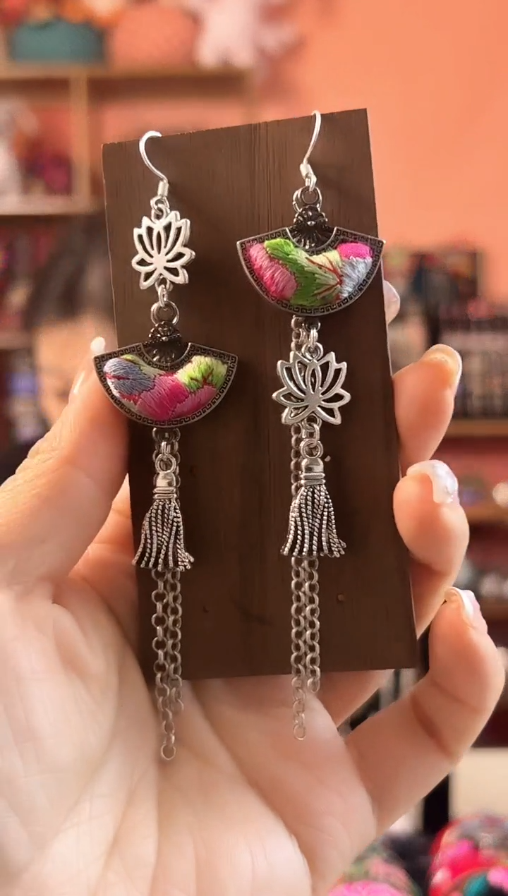 织绣民族风老绣饰品014