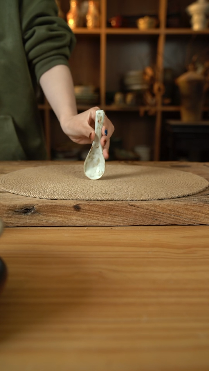 粉影系列的吊梢勺子2个