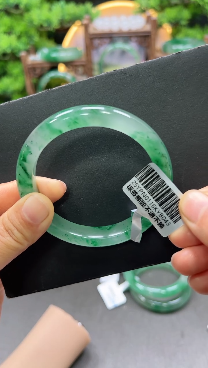 【闪购商品】石英质玉手镯未镶嵌+57+唐唐