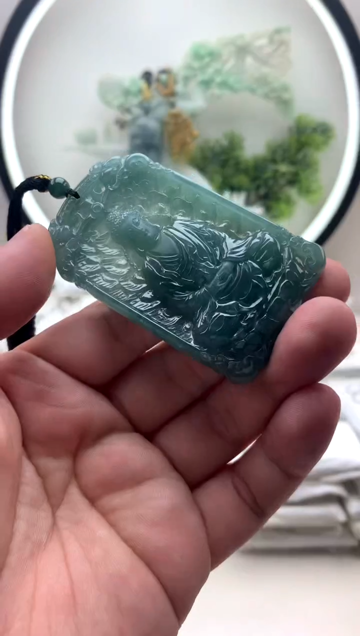 颈饰未镶嵌翡翠大日如来