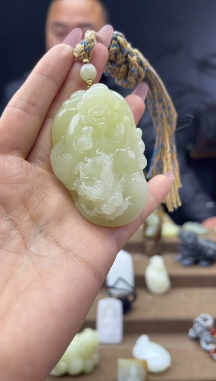 颈饰未镶嵌和田玉1