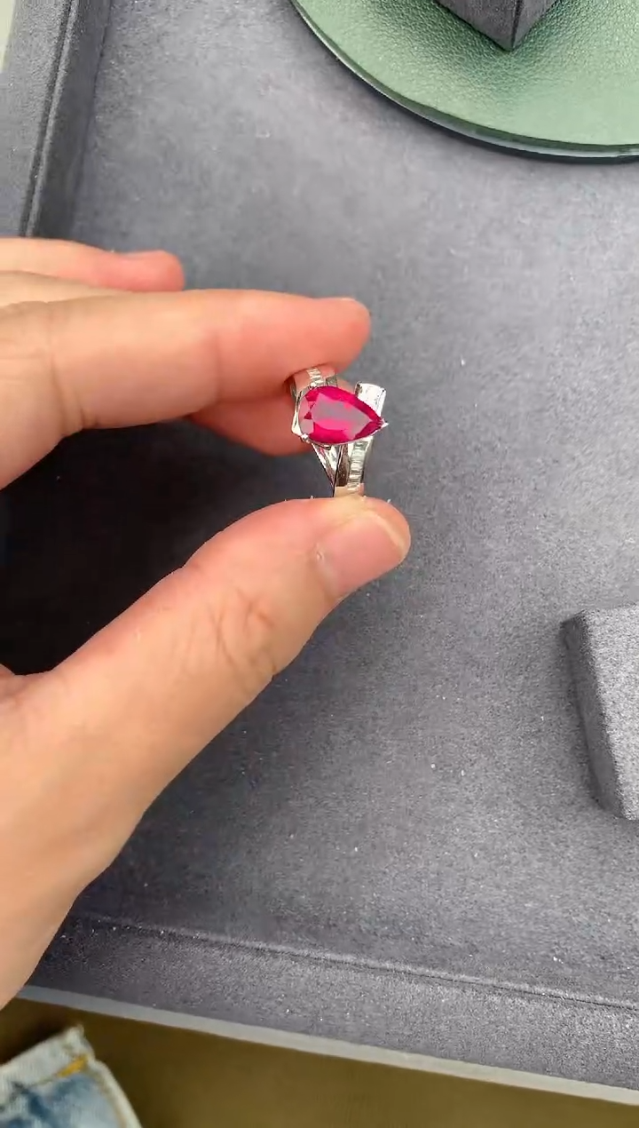 【闪购商品】碧玺戒指18K金镶嵌1.6ct卢比莱戒指