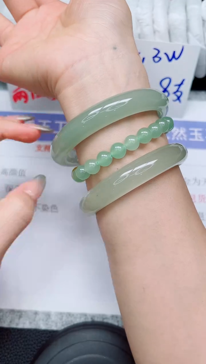 未镶嵌手镯石英质玉208-65