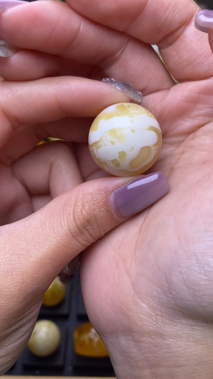 【闪购商品】琥珀裸石未镶嵌葵. 45