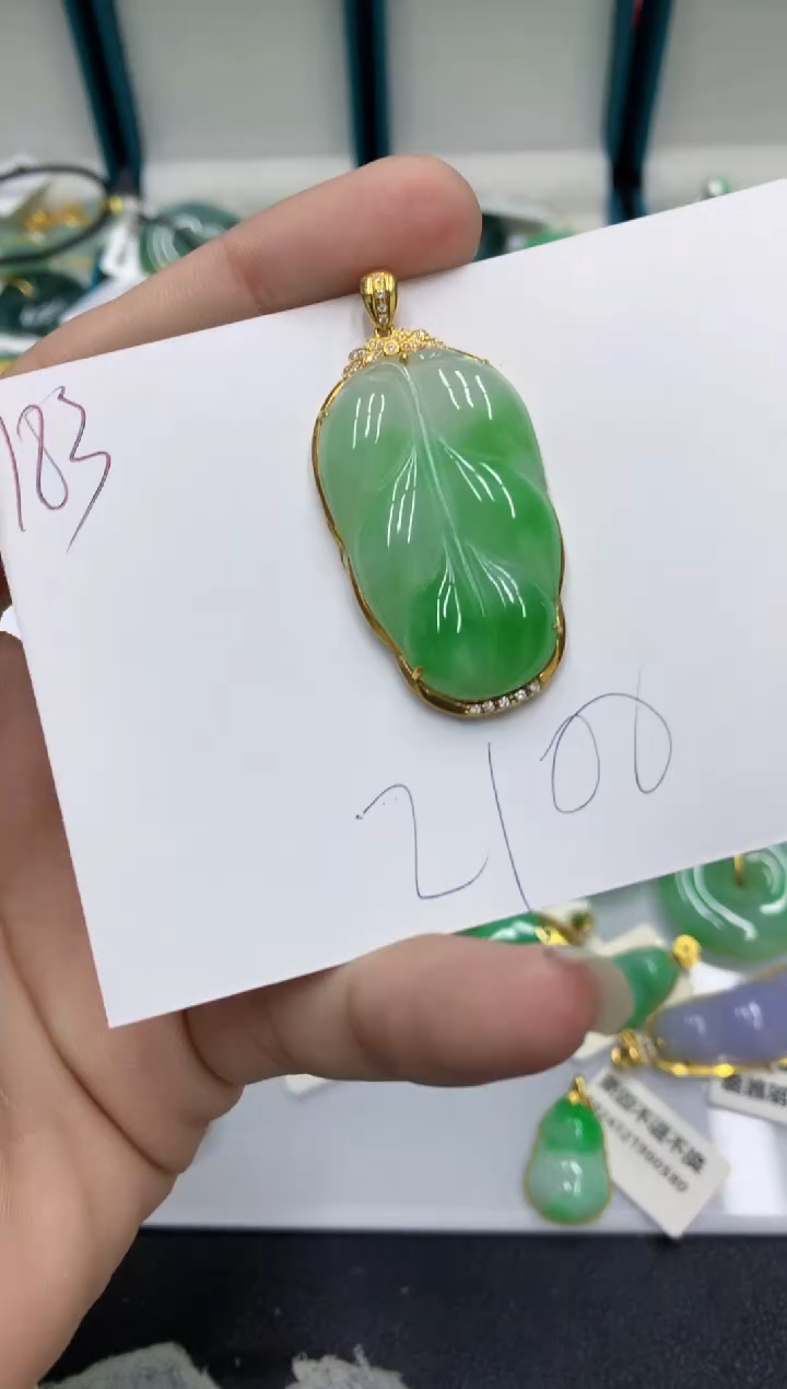 【闪购商品】翡翠颈饰18K金镶嵌翡翠