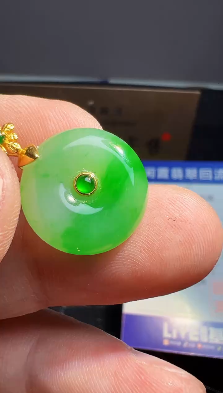【闪购商品】翡翠颈饰18K金镶嵌翡翠回流