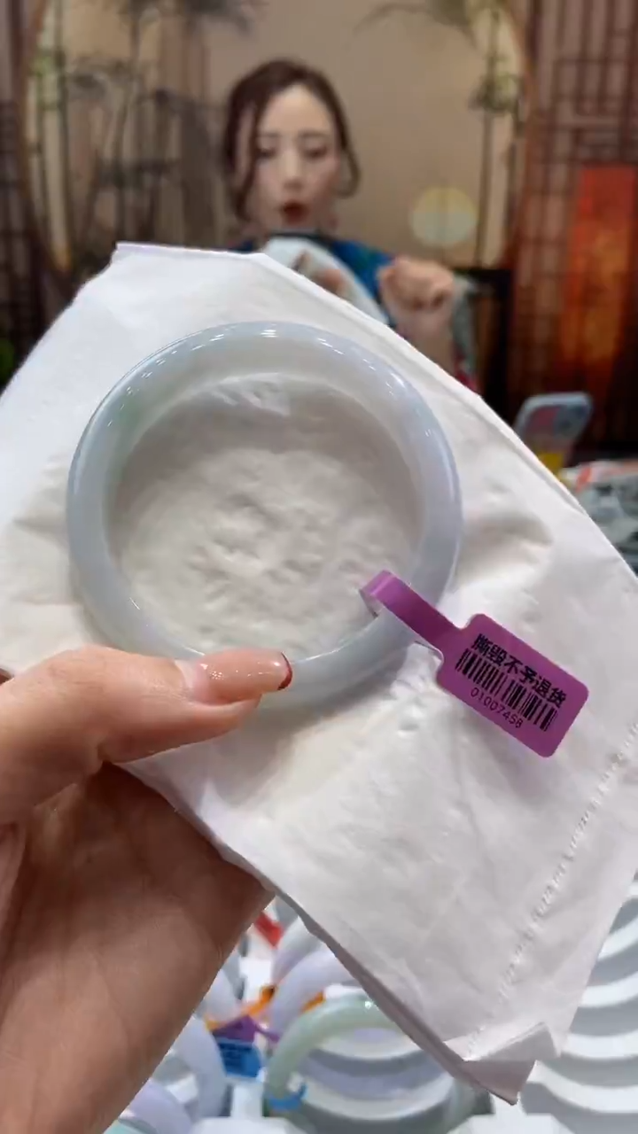 【闪购商品】翡翠手镯未镶嵌00008774