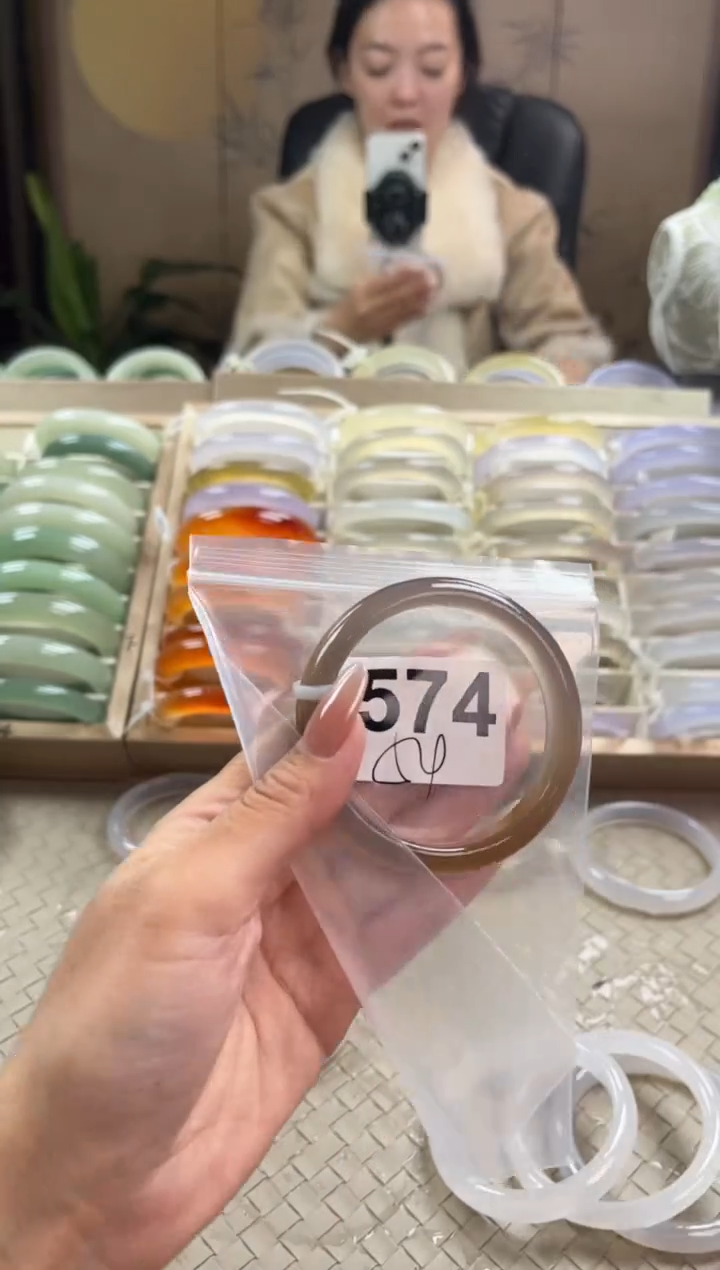 手镯玛瑙/玉髓未镶嵌574