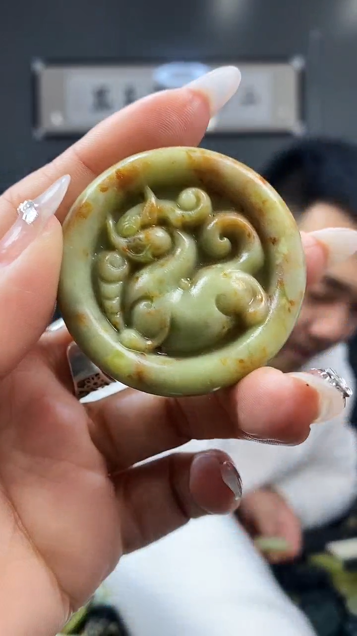 未镶嵌蛇纹石玉其他天然岫玉（多样性发其中之一）