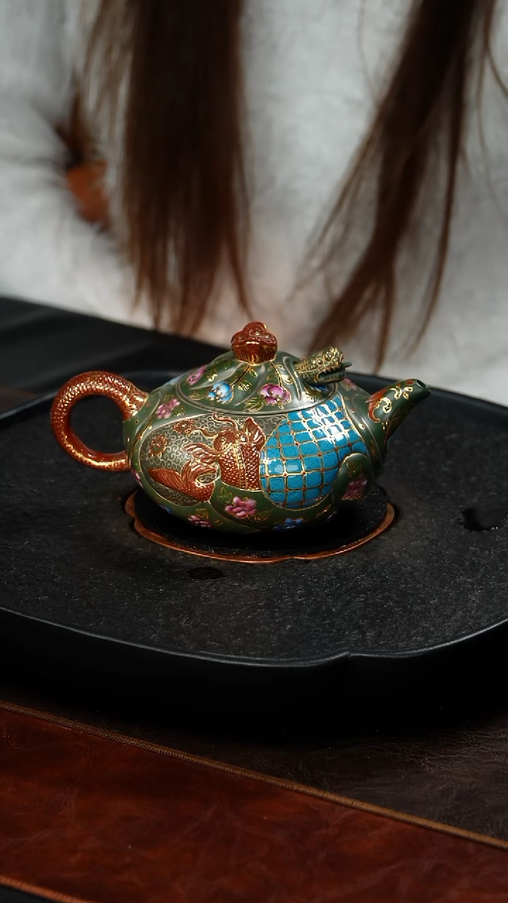 茶壶紫砂邵映华 珐琅鱼化龙86 绿泥 420毫升 王锡良