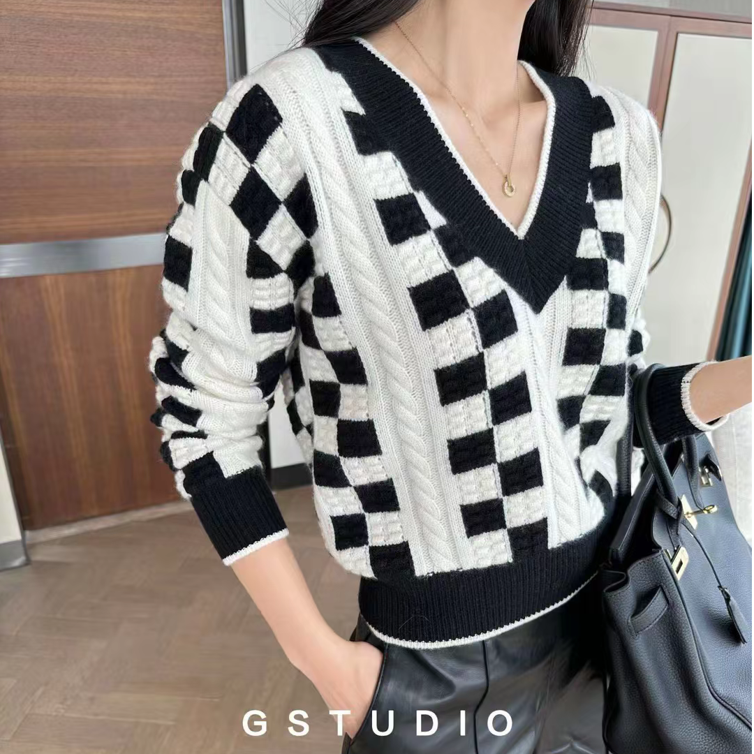 未使用 Chanel/香奈儿 Chanel 拼色休闲套头针织衫 黑白38