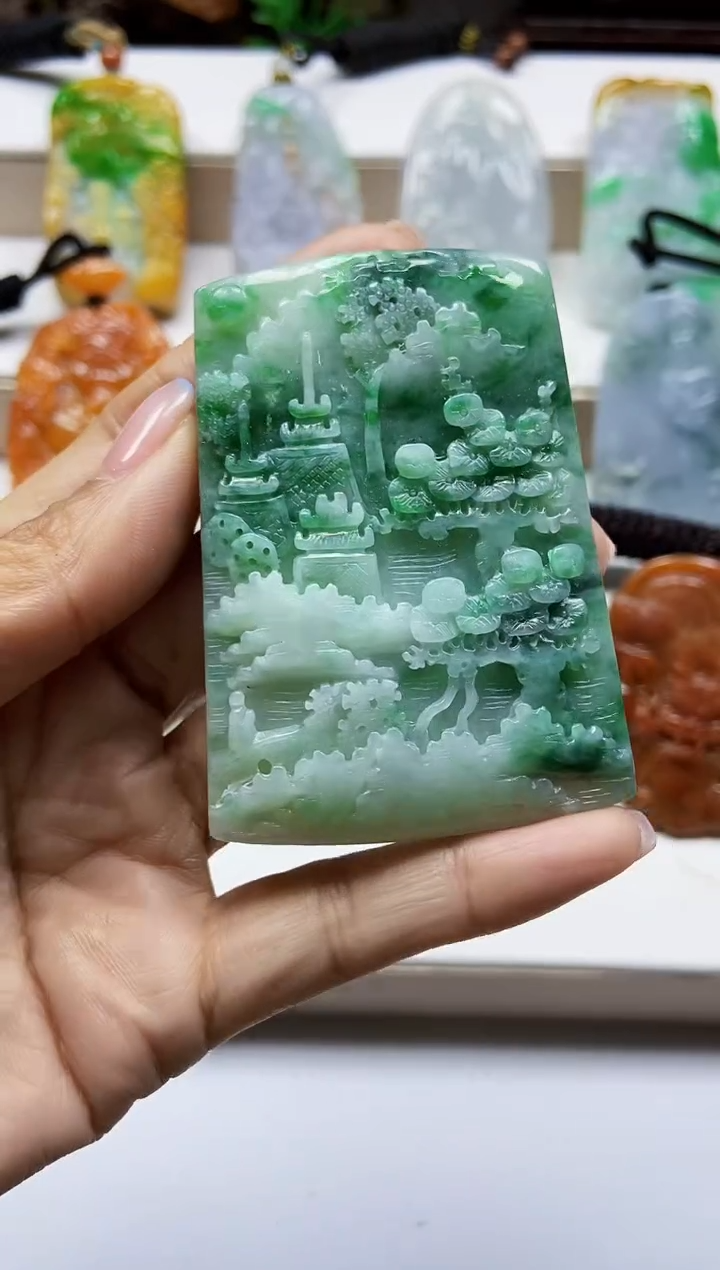 颈饰未镶嵌翡翠翡翠A货
