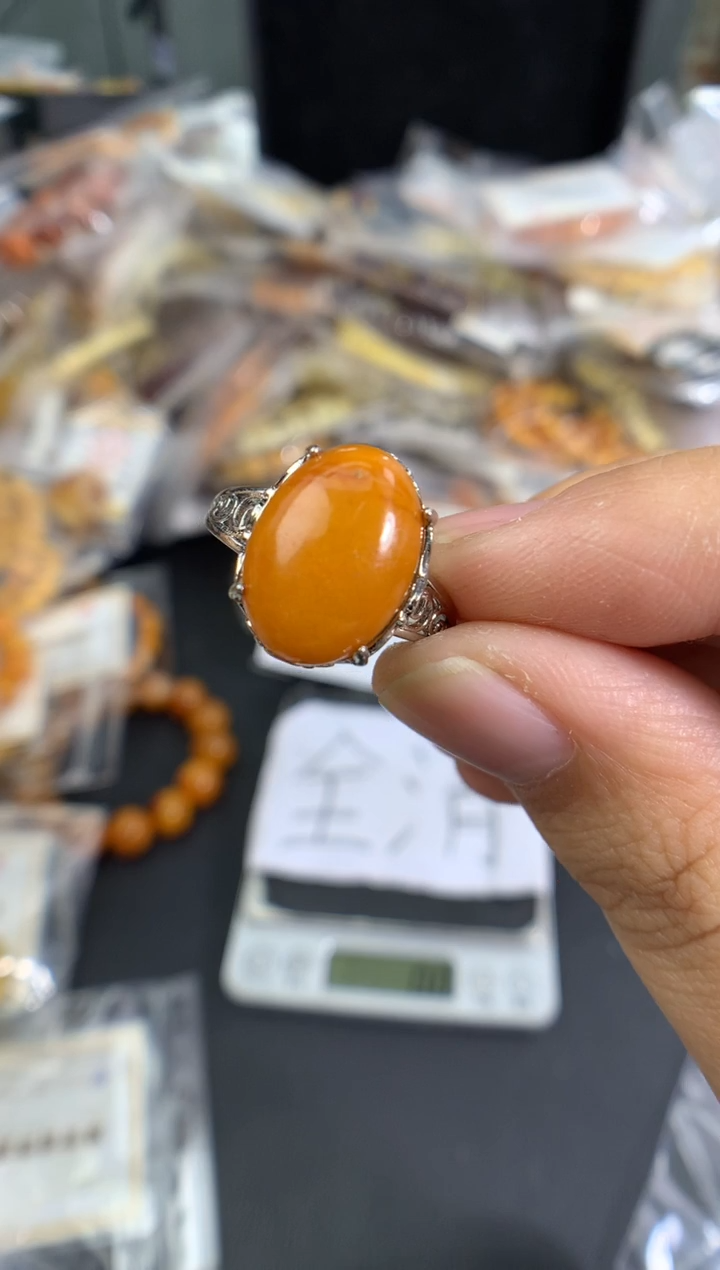 蜜蜡未镶嵌珠宝奇石1