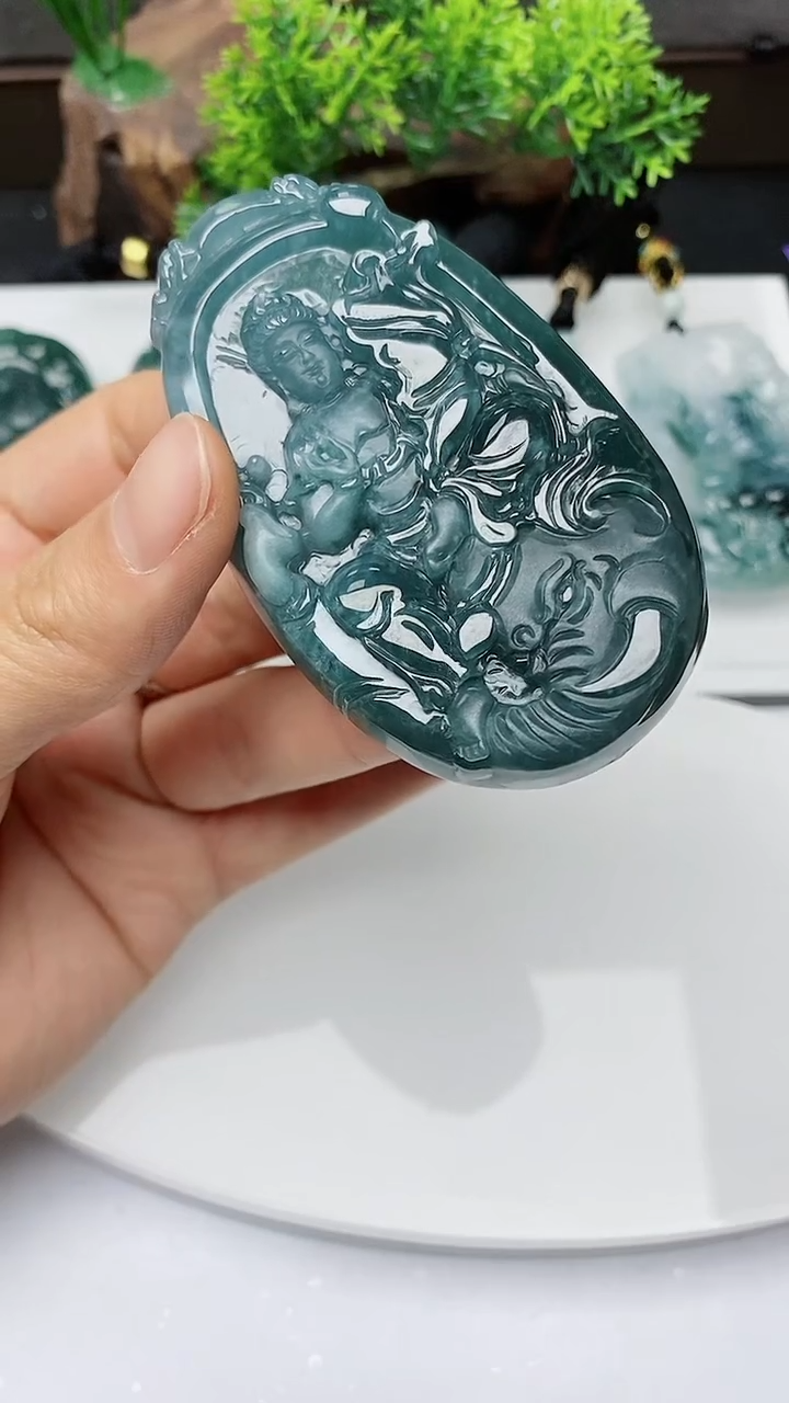 【闪购商品】翡翠颈饰未镶嵌         