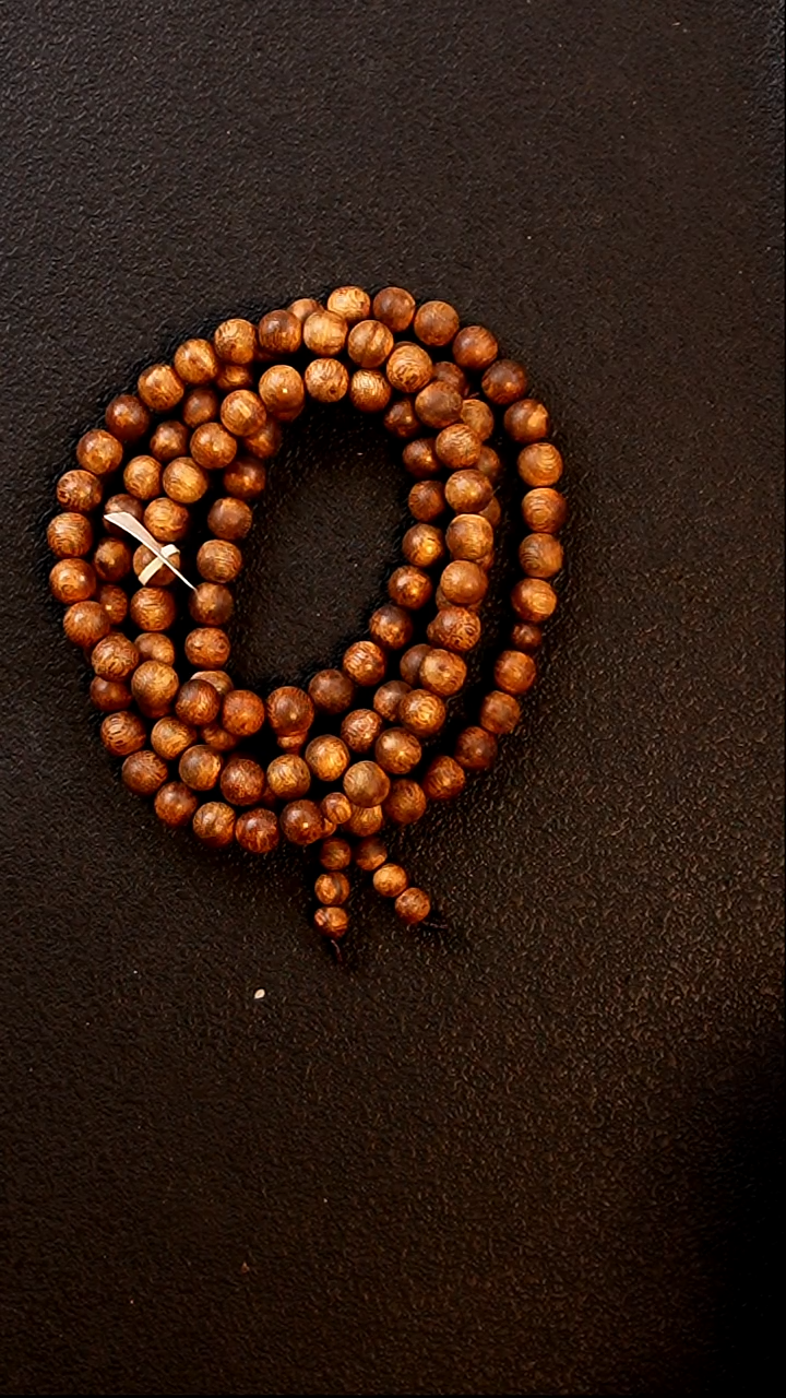 沉香手串福**家10mm莺歌绿棋楠圆珠多圈