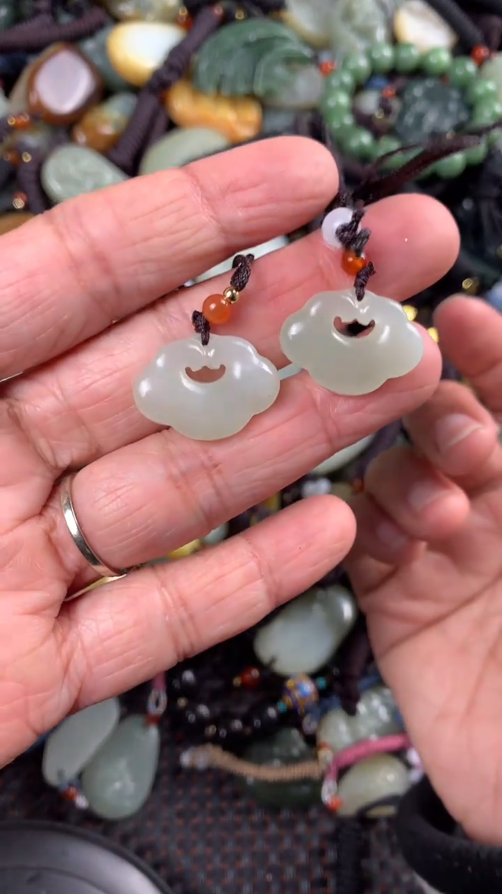 【闪购商品】和田玉颈饰未镶嵌多样性发货没有证书拍一发一有瑕