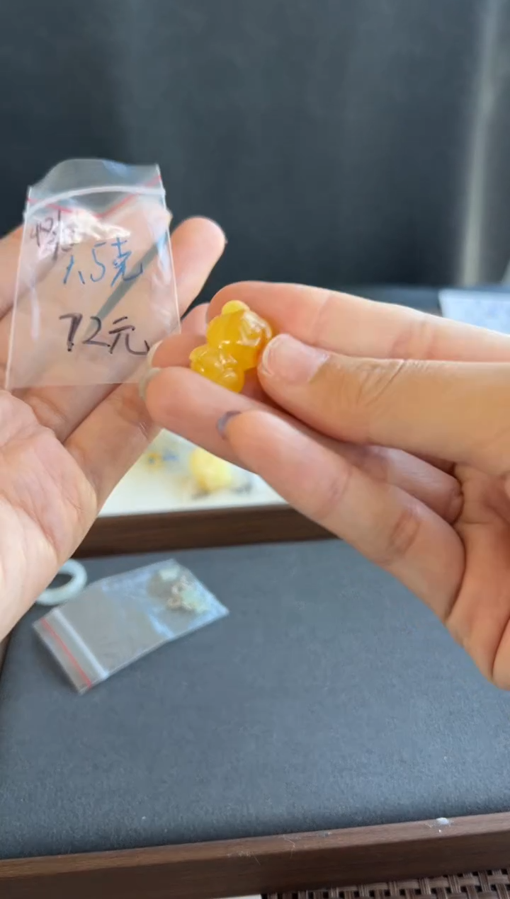 蜜蜡颈饰未镶嵌703买断