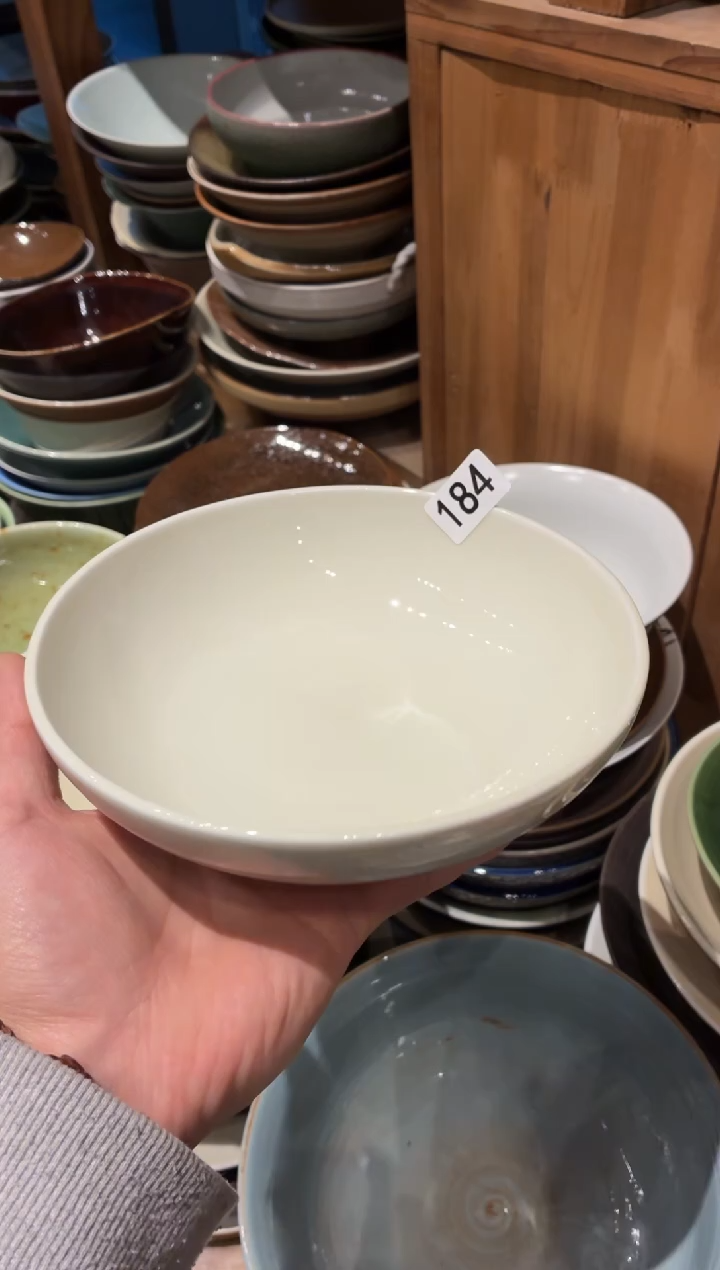 瓷片?***?184微瑕定白平底盘1个