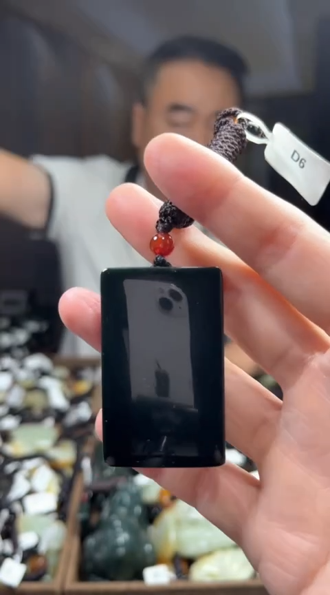 和田玉未镶嵌颈饰·