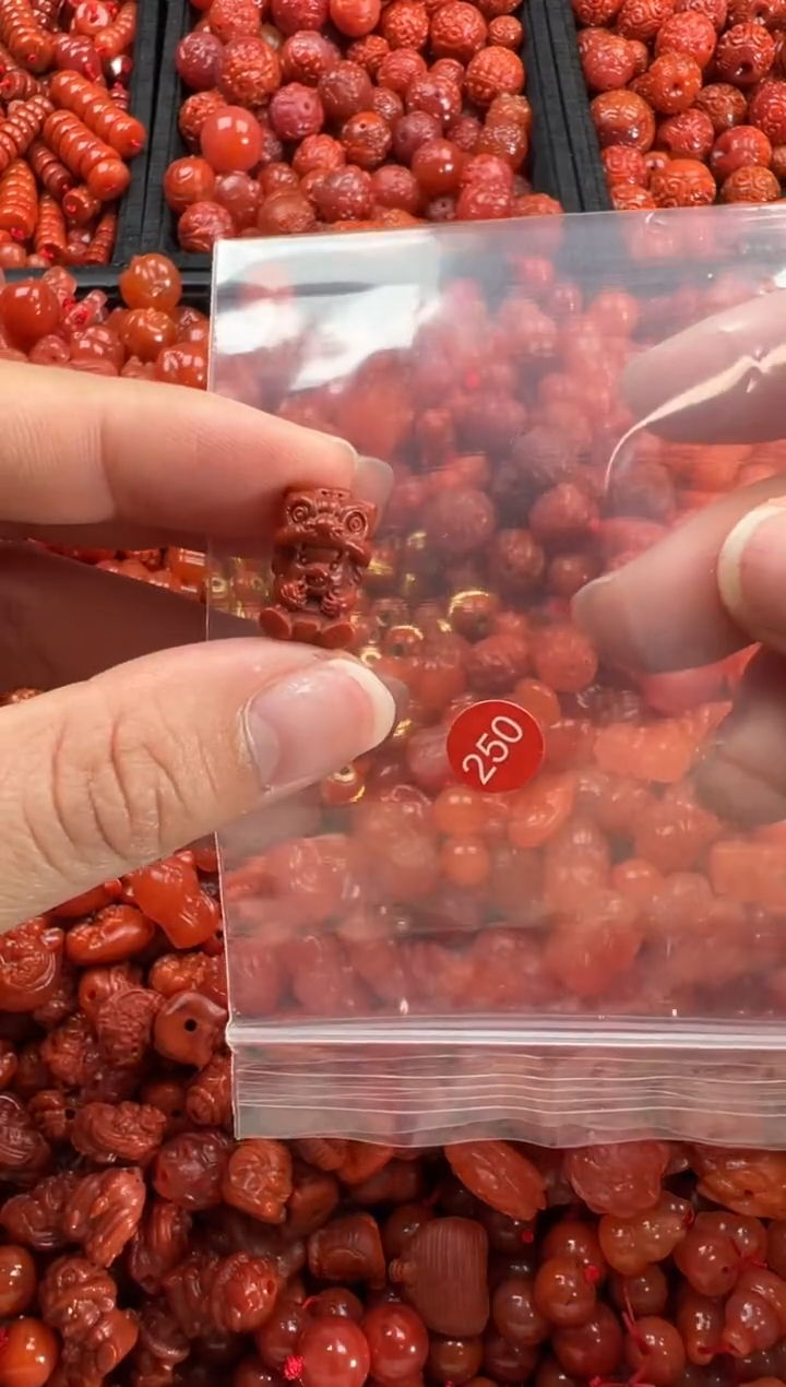【闪购商品】南红玛瑙颈饰未镶嵌1
