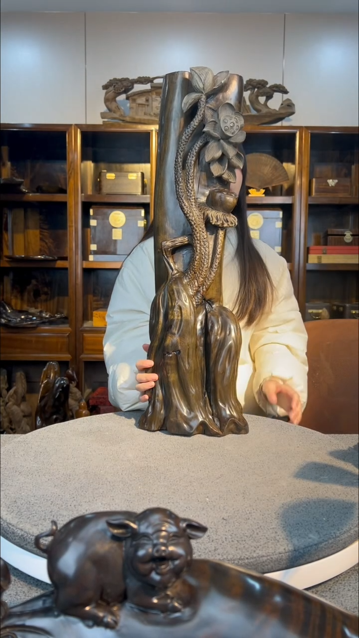 【闪购商品】金丝楠木雕荷气生财1