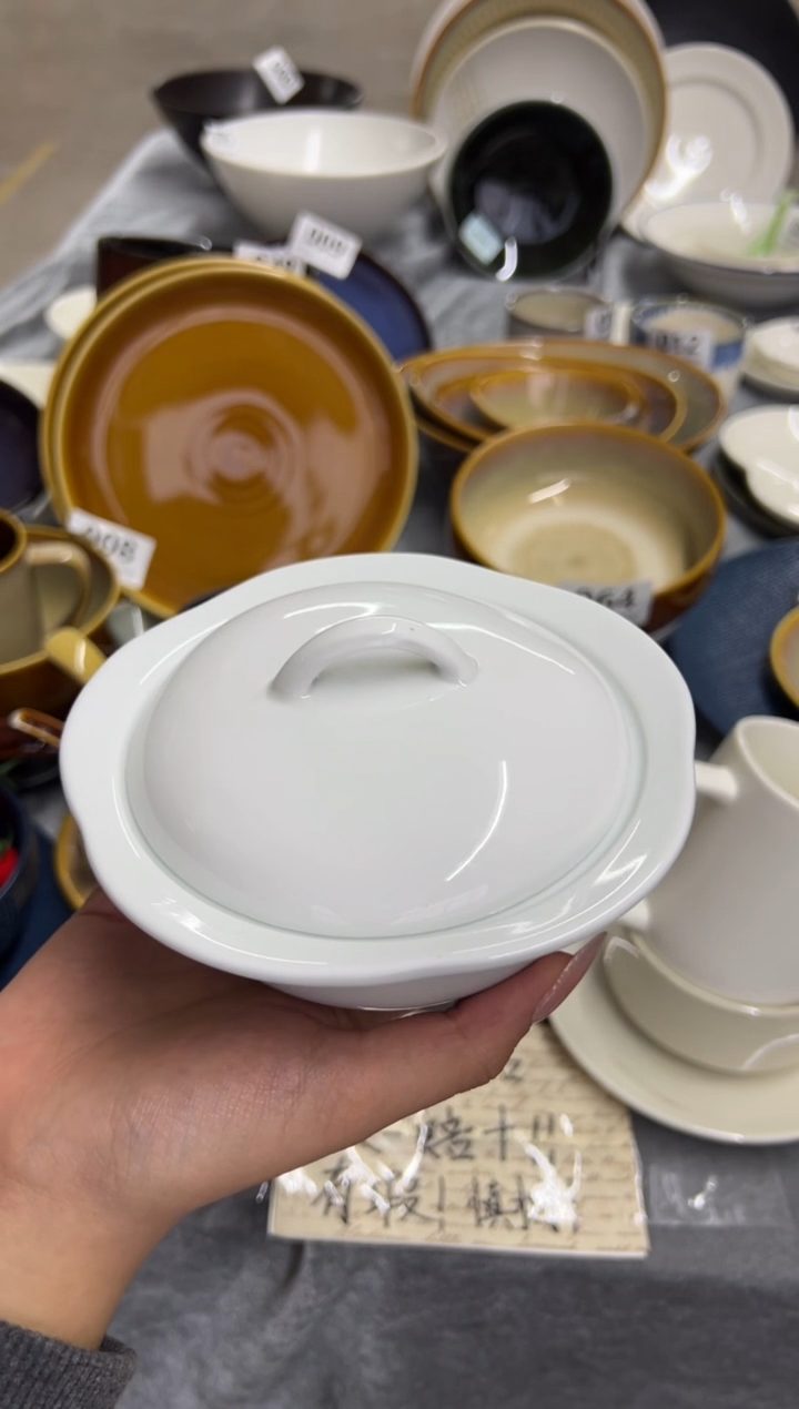 新骨瓷112瑕疵冷白花瓣带盖炖盅