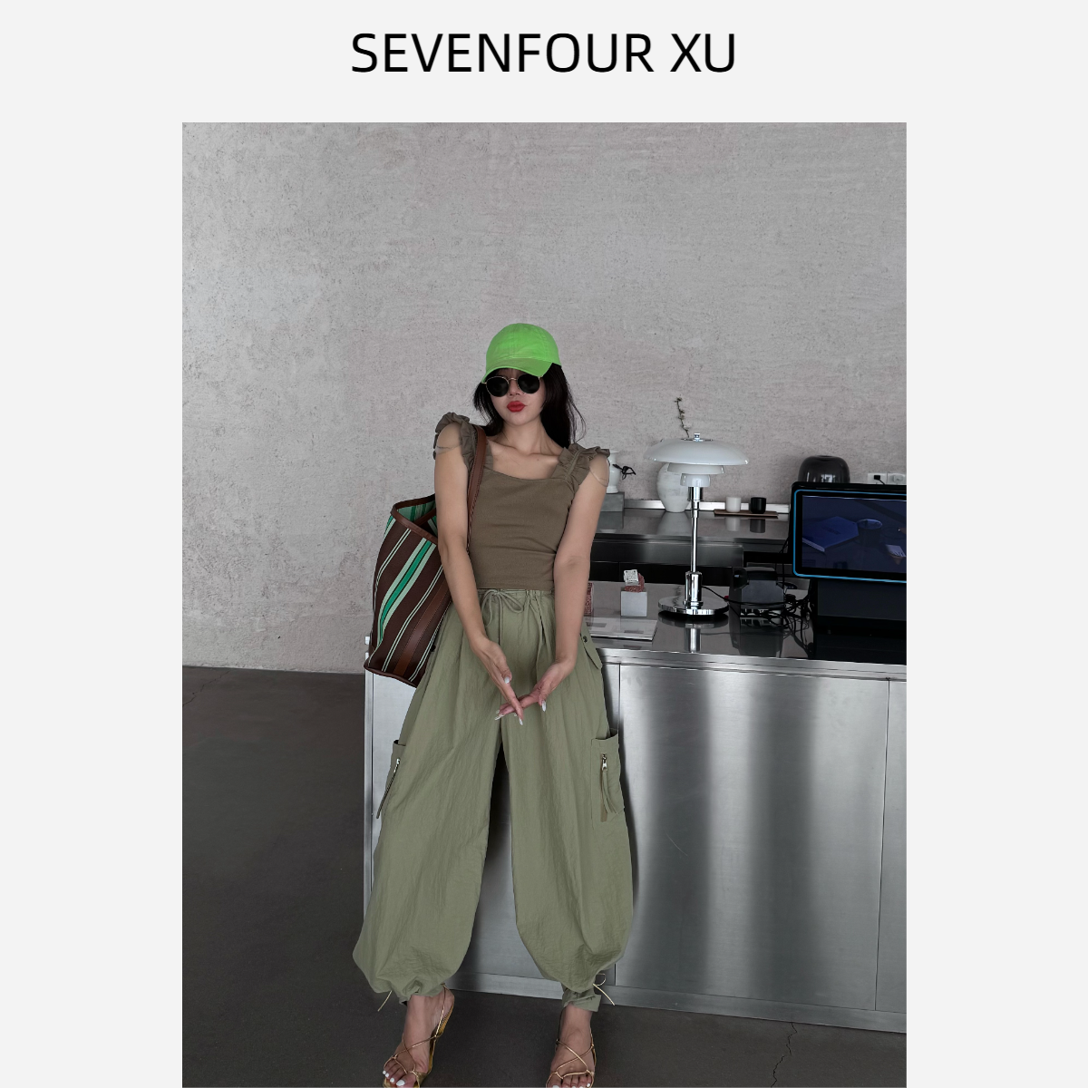 吉吉【浪漫情调】新款甜美方领花边吊带背心#2851 C40