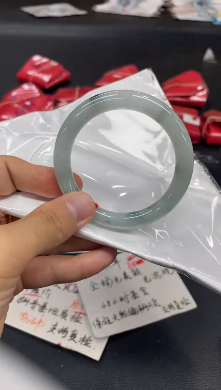 未镶嵌手镯翡翠?*儿翡翠手镯
