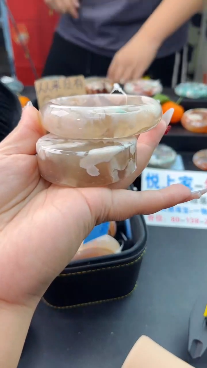 【闪购商品】石英质玉手镯未镶嵌赠送镯心（60圈口）