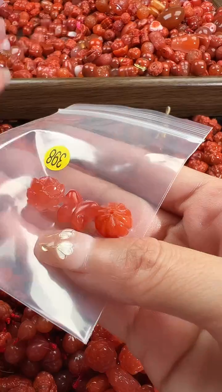 颈饰未镶嵌南红玛瑙1