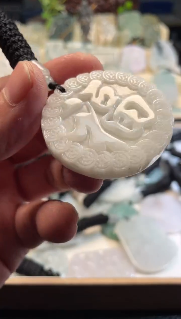 颈饰未镶嵌翡翠11/18/093