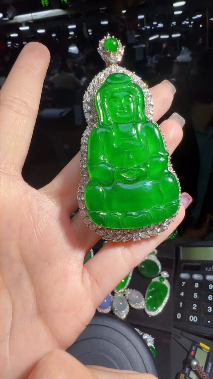 【闪购商品】定制翡翠未镶嵌观音1