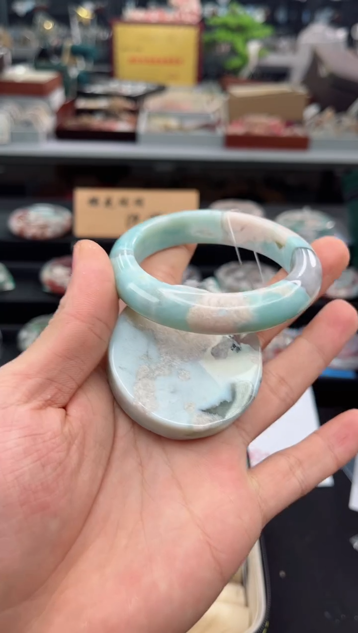 【闪购商品】石英质玉手镯未镶嵌59圈口（赠品镯心）5S9683
