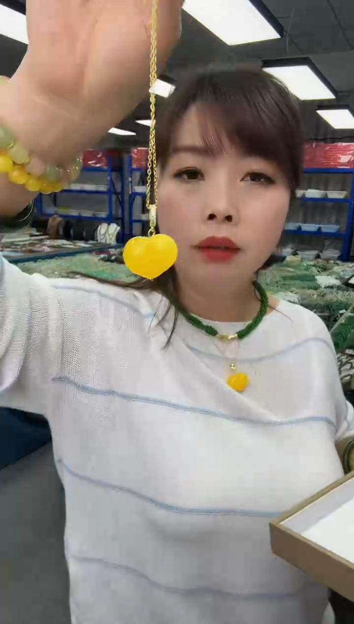 蜜蜡吊坠(不含链)未镶嵌黄桃吊坠