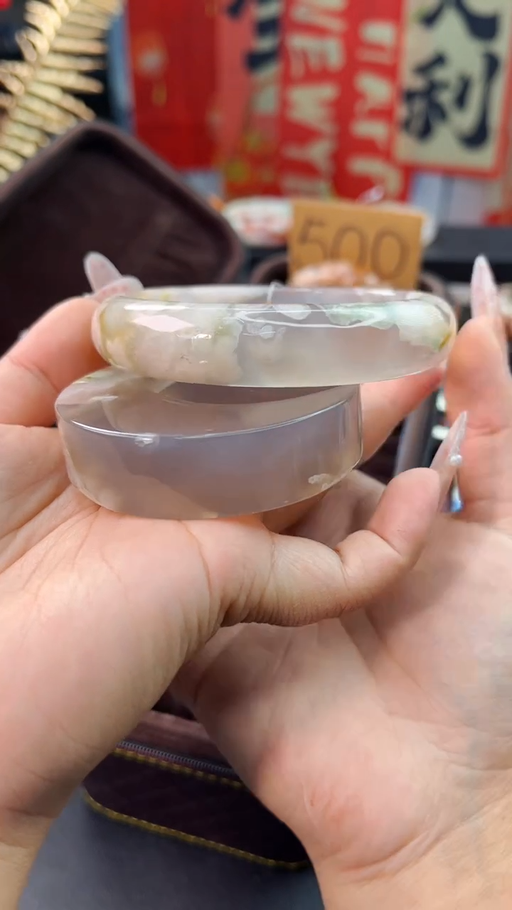 【闪购商品】石英质玉手镯未镶嵌赠送镯心（65圈口）