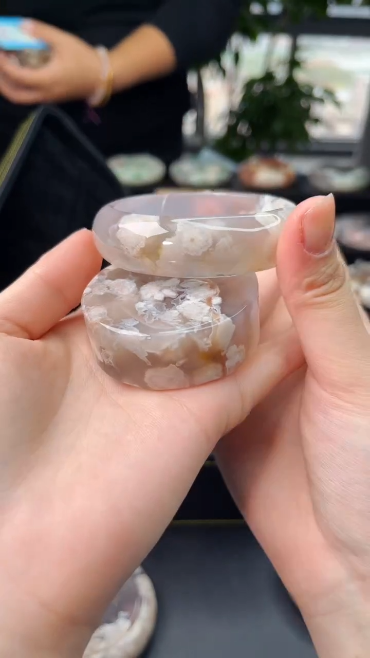 【闪购商品】石英质玉手镯未镶嵌赠送镯心（圈口53