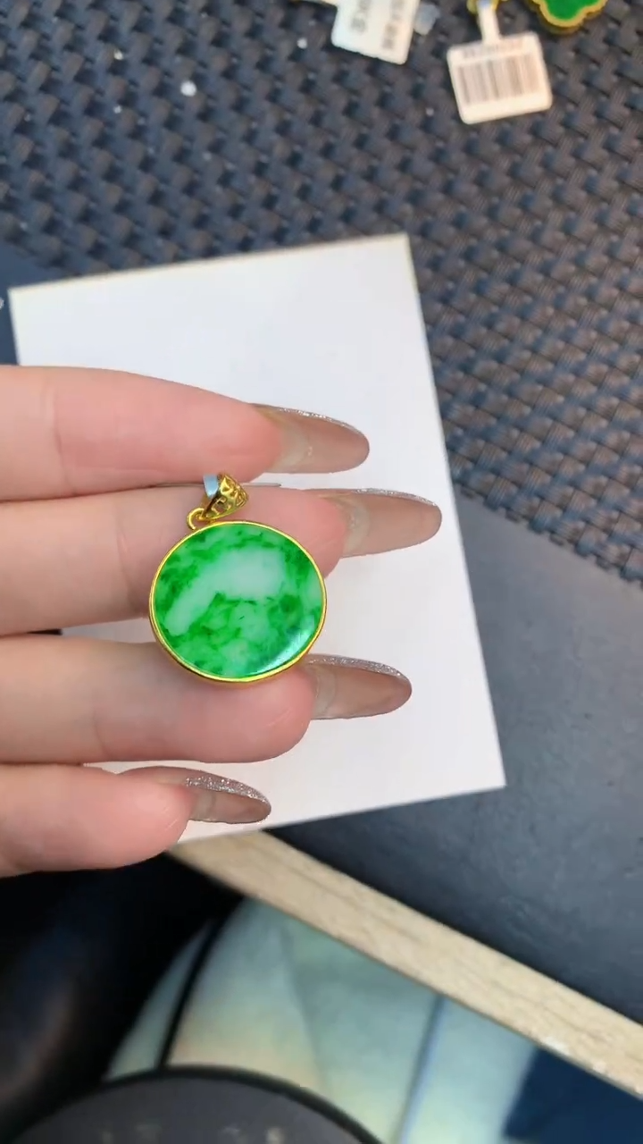 颈饰未镶嵌翡翠1