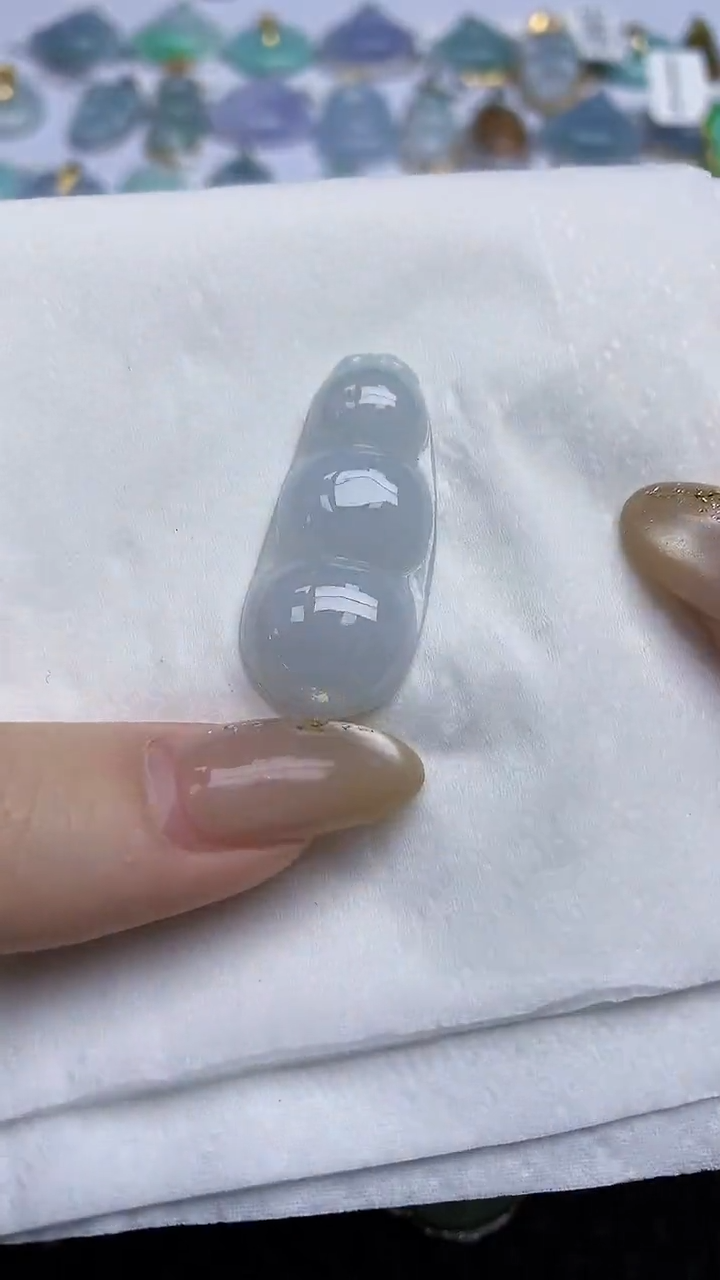 【闪购商品】翡翠颈饰未镶嵌天然翡翠A货