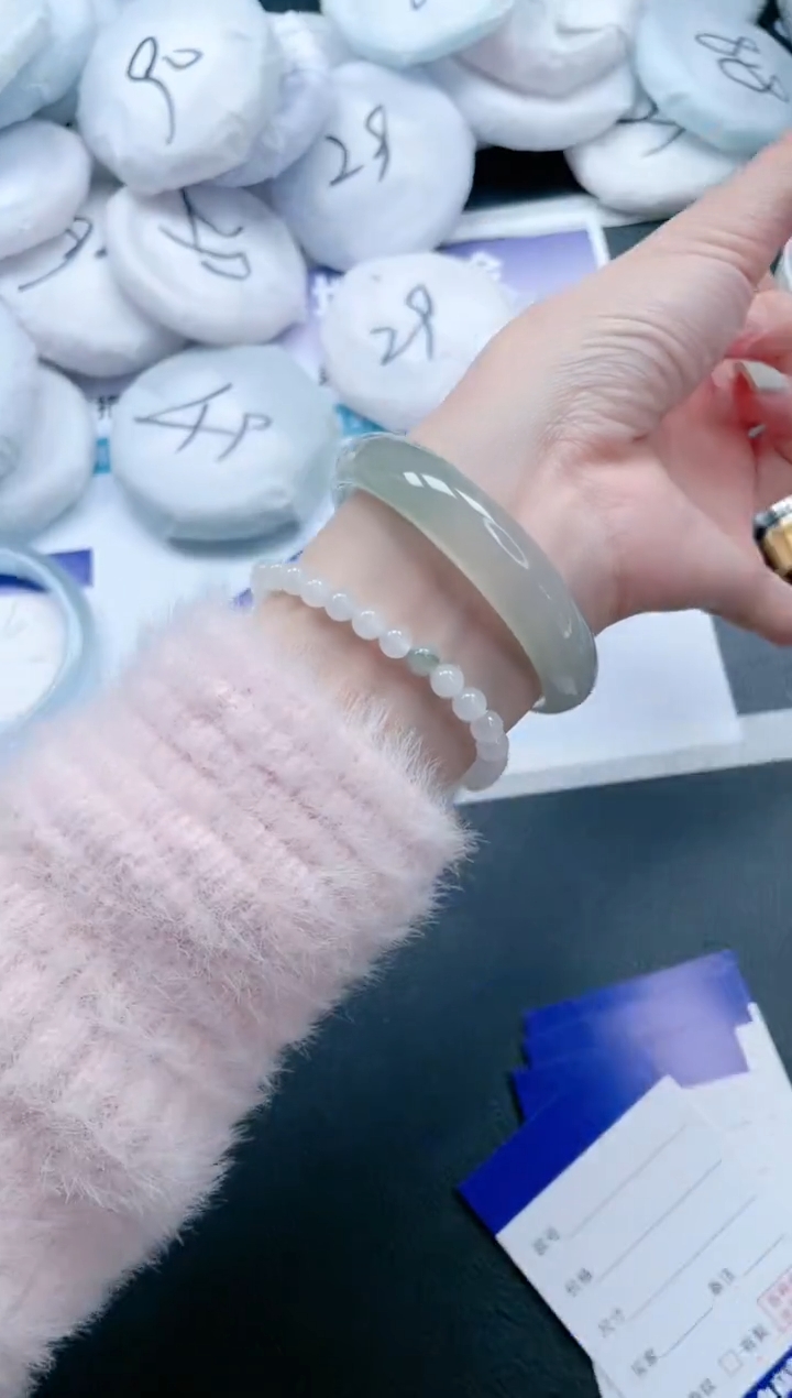 【闪购商品】石英质玉手镯未镶嵌16J61-57