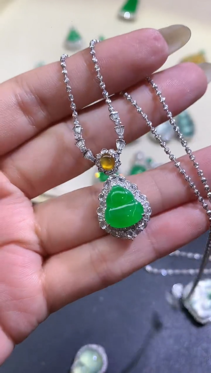 套链18K金镶嵌翡翠E564|39800