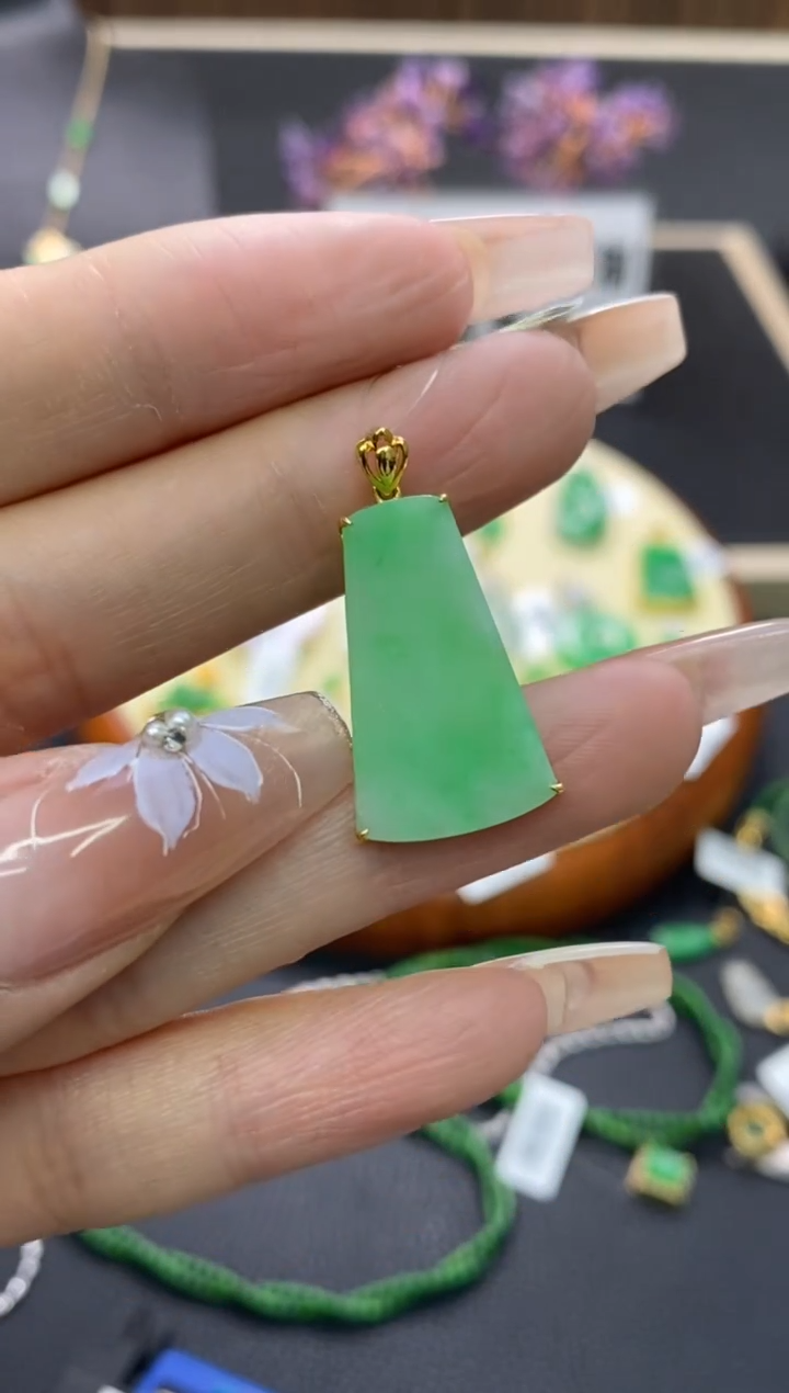 【闪购商品】翡翠颈饰18K金镶嵌净货15966