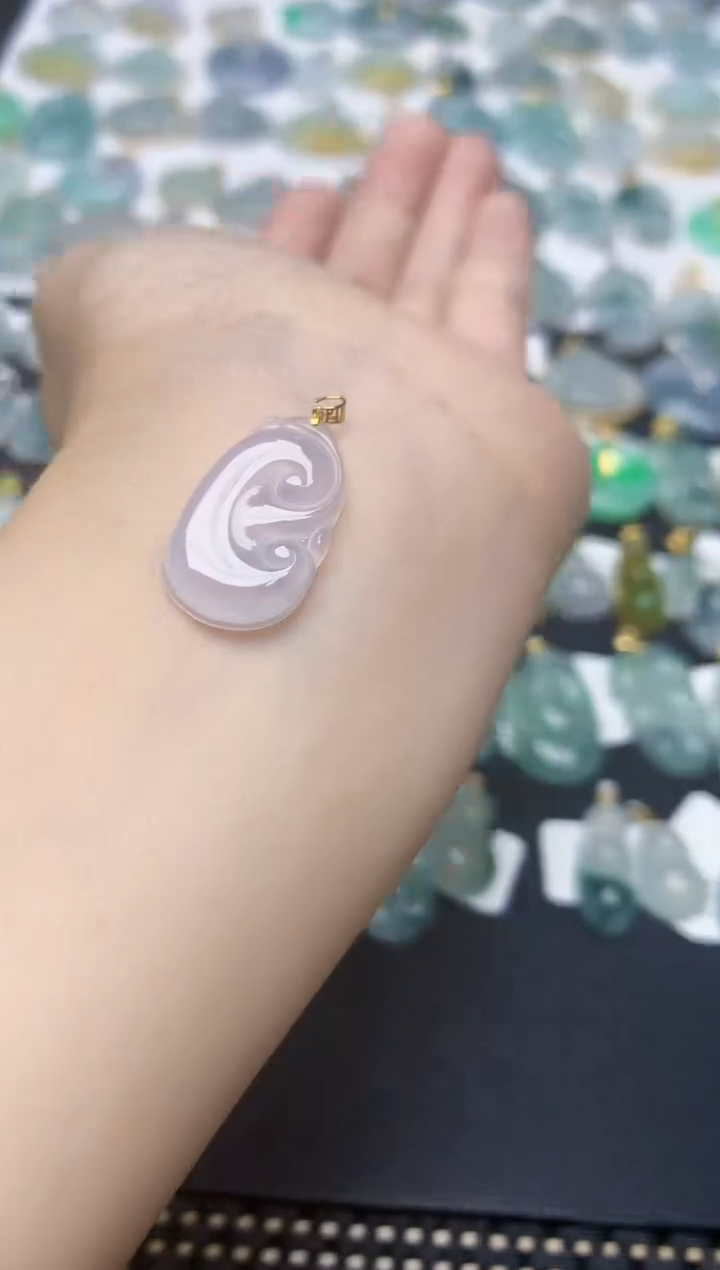 翡翠18K金镶嵌颈饰天然缅甸A货翡翠